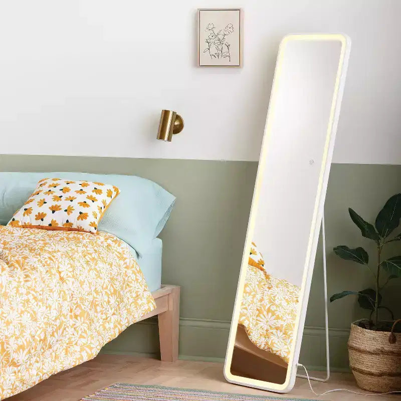 Miroir pleine longueur lumineux avec intégration technologique - Room Essentials™
