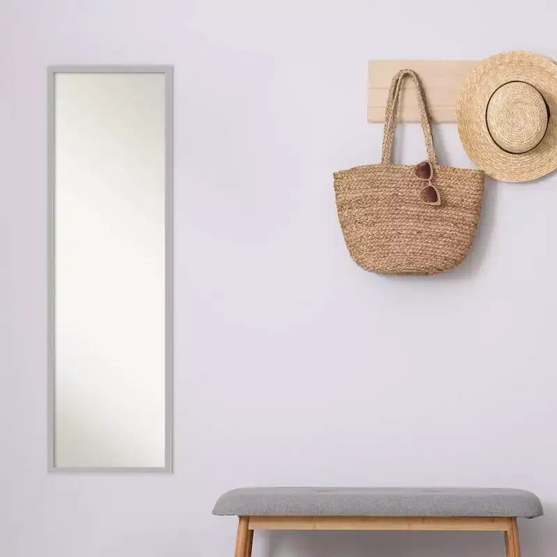 Miroir de porte sur pied encadré Hera de 15 po x 49 po Chrome - Amanti Art : Cadre en polystyrène, Aucun assemblage requis