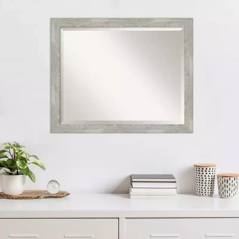 Miroir mural étroit encadré Dove 32 po x 26 po Gris lavé - Amanti Art
