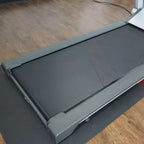 Tapis de course électrique Sunny Health & Fitness Strider avec plateforme LoPro large de 20 pouces
