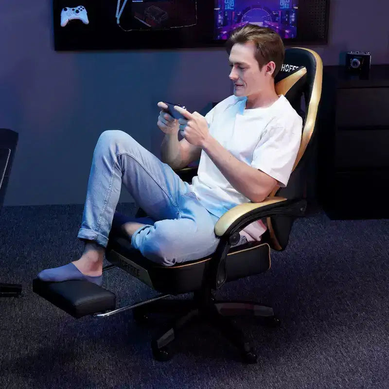 Fauteuil de bureau gaming en cuir Hoffree avec massage, ergonomique, et haut-parleur Bluetooth et repose-pieds