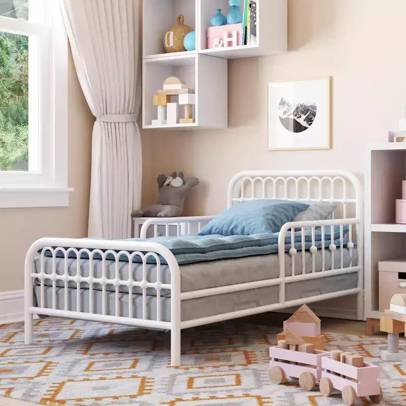 Lit de tout-petit en métal Ivy Monarch Hill de Little Seeds