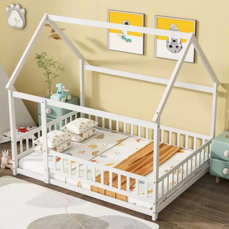 Lit double et lit au sol Whisen, structure en bois avec clôture pour des espaces de sommeil sûrs et imaginatifs pour les enfants