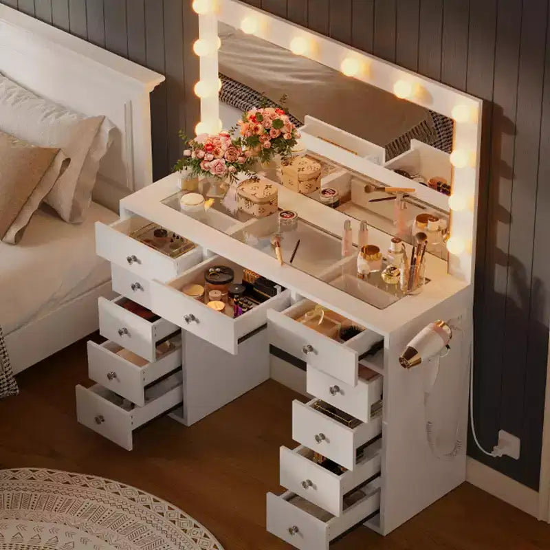 Coiffeuse avec prise de courant, Coiffeuse avec miroir et 12 lumières, 3 modes d'éclairage, Coiffeuse avec plateau en verre, Table de maquillage pour chambre à coucher