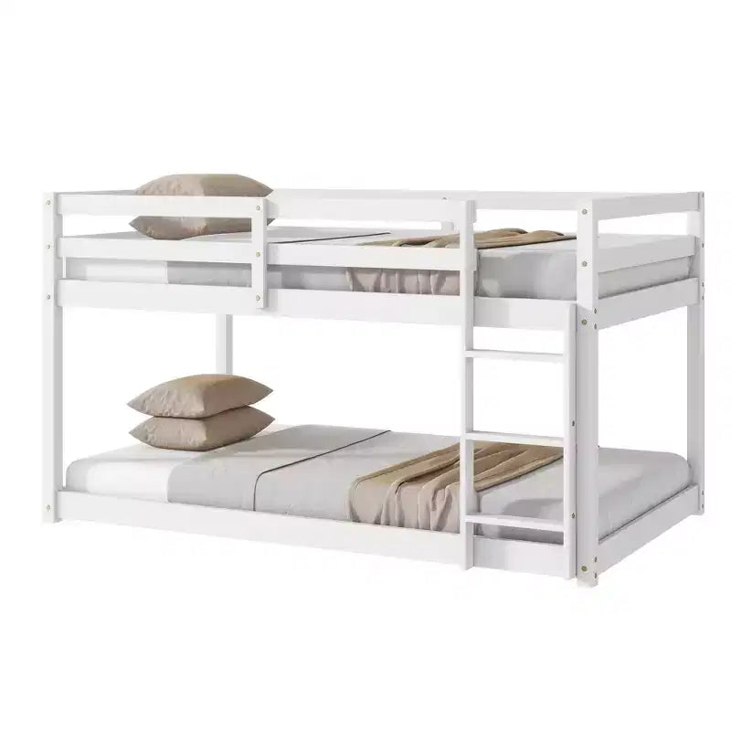 Lit superposé Okak Twin Over Twin au sol avec échelle et lattes renforcées, cadre de lit moderne en bois d'hévéa pour chambre d'enfants, chambre à coucher