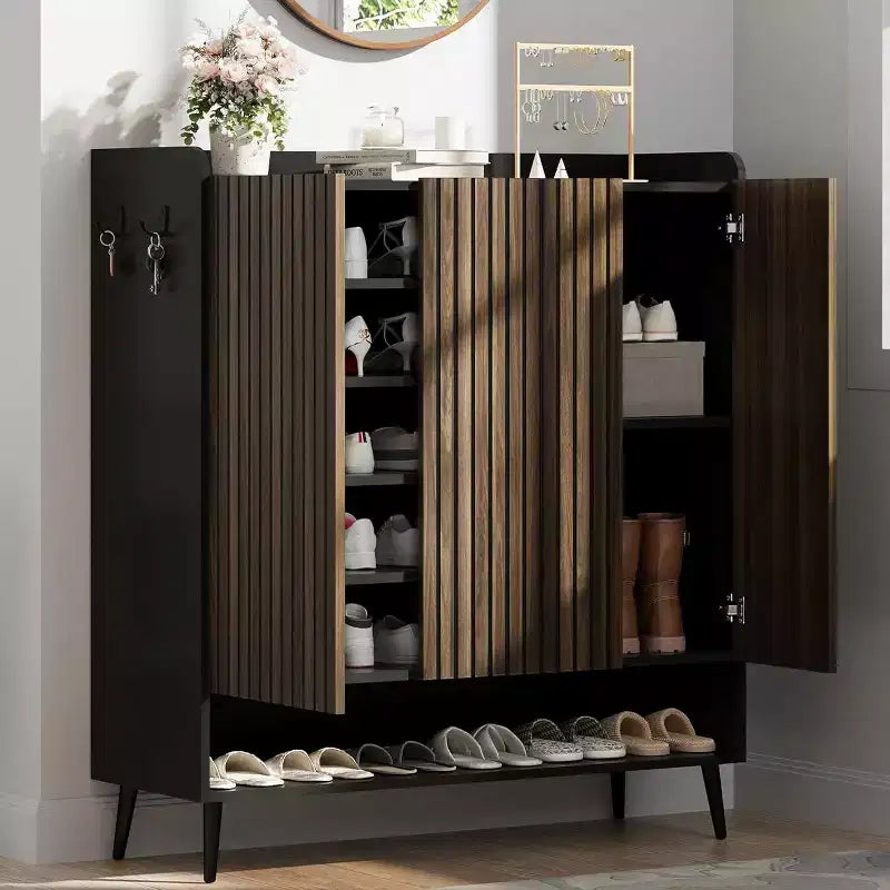 Meuble à ChaussuresGrand meuble à chaussures à 3 portes, étagères réglables, organisateur de chaussures avec portes pour couloir, entrée, salon