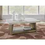 Signature Design by Ashley Table basse Brendalhouse – Bois clair avec plateau imitation ciment, roulettes, étagère de rangement inférieure