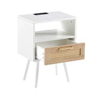Table de chevet avec station de recharge, table d'appoint en rotin, table d'appoint de 40 cm en bois avec rangement et tiroir, ports USB pour salon