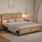 Cadre de lit Boho pour grand lit/très grand lit avec tête et pied de lit en rotin, 14 lattes métalliques, aspect bois, silencieux, pas besoin de sommier tapissier