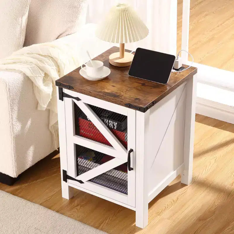 COZONY Table de chevet de ferme 24 po avec station de charge, étagère réglable à porte de grange, table d'appoint rustique pour chambre à coucher et salon