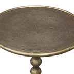 Table d'appoint ronde Royal Hampton de 22 po – Aluminium moulé laiton antique à texture martelée pour petits espaces