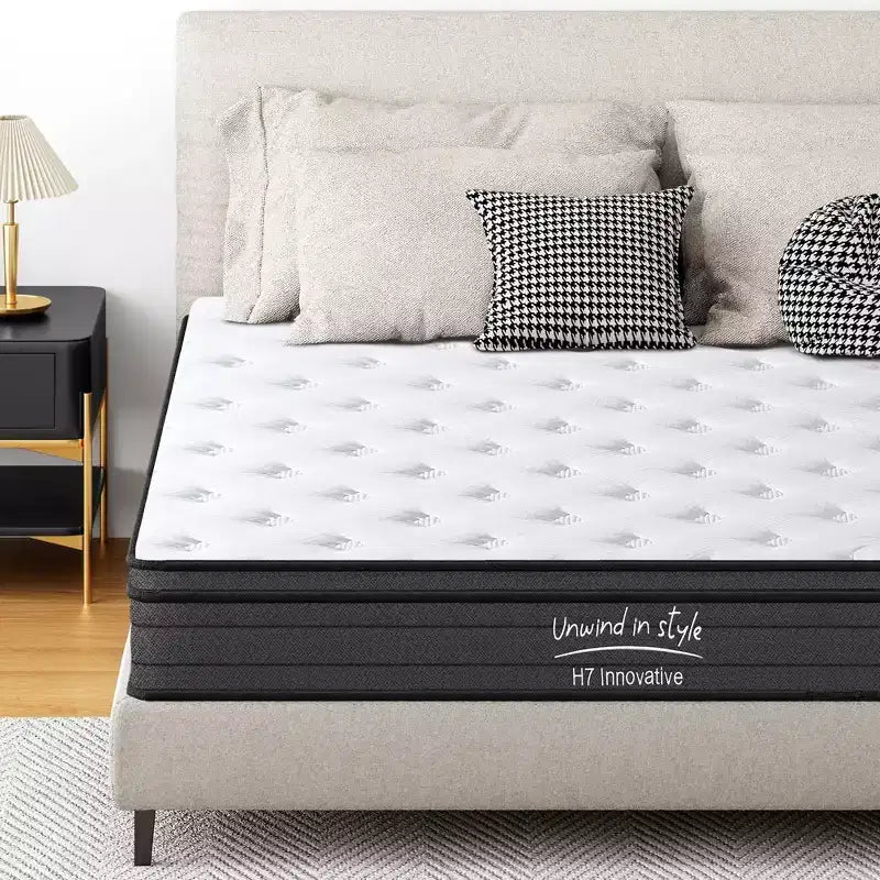 Okak Mattress with Individually Pocketed Innerspring, Medium Firm Hybrid Mattress, Memory Foam Mattress for Home, Hotel