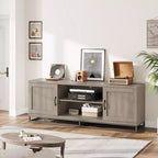 Meuble TV de style ferme Meuble TV gris avec pieds en métal robustes et étagères réglables Meuble multimédia en bois adapté aux salons et aux chambres
