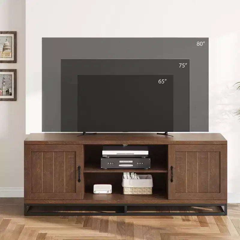 Meuble TV de style ferme Meuble TV gris avec pieds en métal robustes et étagères réglables Meuble multimédia en bois adapté aux salons et aux chambres