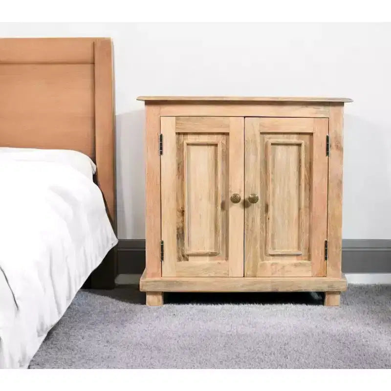 Table de chevet HomeRoots 28 en bois massif naturel vieilli avec rangement