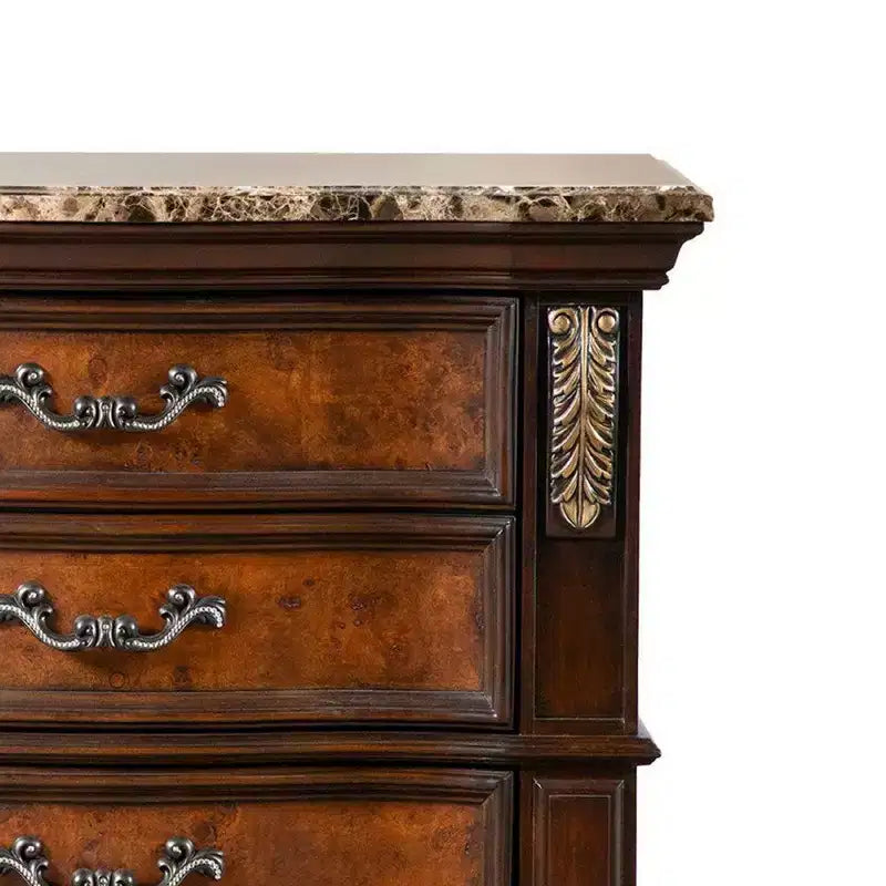 Table de chevet Royal Hampton, 3 tiroirs, Chêne orné et brun cerisier foncé, 33 pouces
