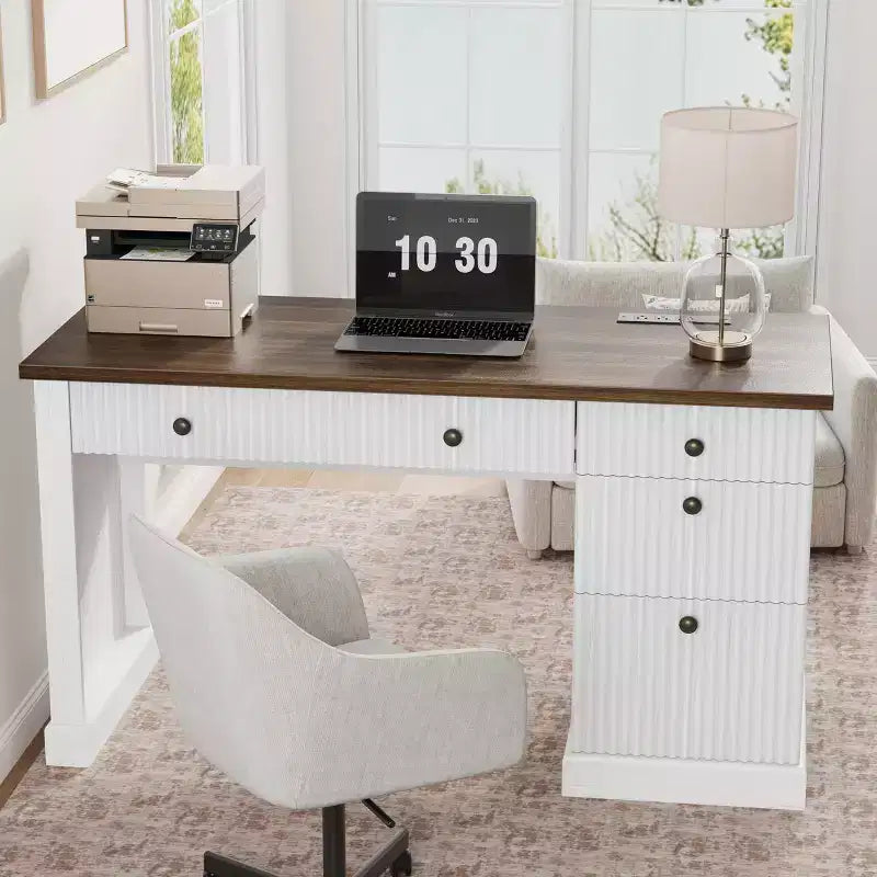 Bureau de rangement cannelé pour bureau à domicile, bureau de direction moderne de 137 cm avec station de charge, bureau d'écriture en bois avec tiroirs classeurs pour salle d'étude