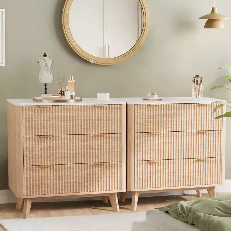 Table de chevet moderne cannelée COZONY avec plateau en faux marbre, table de chevet à 3 tiroirs avec profil incurvé pour chambre à coucher et salon