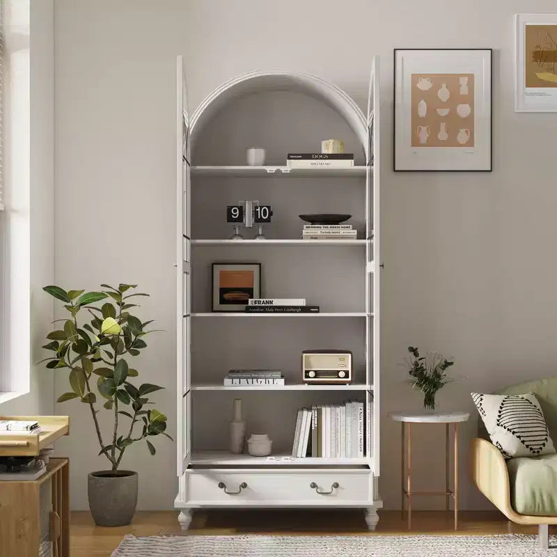 Bibliothèque de rangement Famapy avec portes vitrées cintrées, fermeture magnétique, étagères ouvertes et tiroir