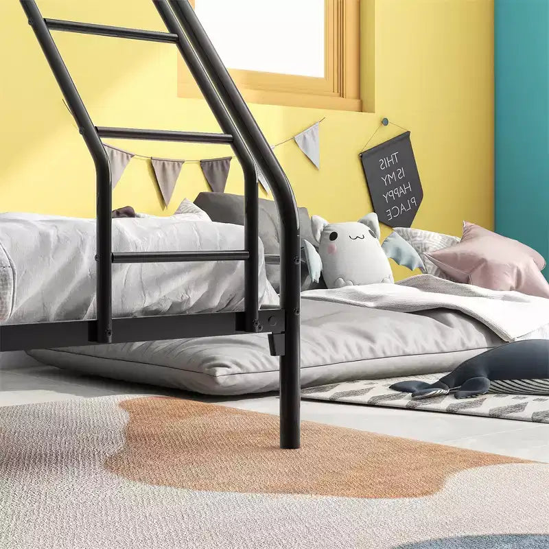Lit superposé en métal une place au-dessus deux places, cadre robuste avec barrière de sécurité et échelle, montage facile pour chambre d'enfant ou chambre d'amis