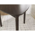 Signature Design by Ashley Favelon Table à manger triangulaire, Merlo, 3 places, style moderne du milieu du siècle pour petits espaces
