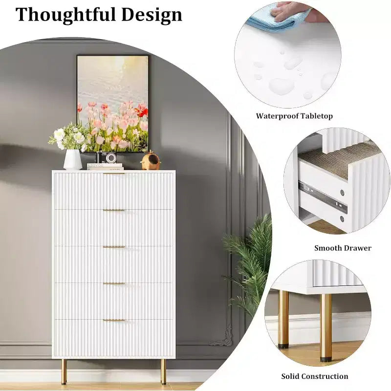 Commode Acekool 5 tiroirs, chiffonnier haut et moderne avec panneaux cannelés et larges poignées dorées, meuble de rangement pour chambre, dressing, salon, entrée