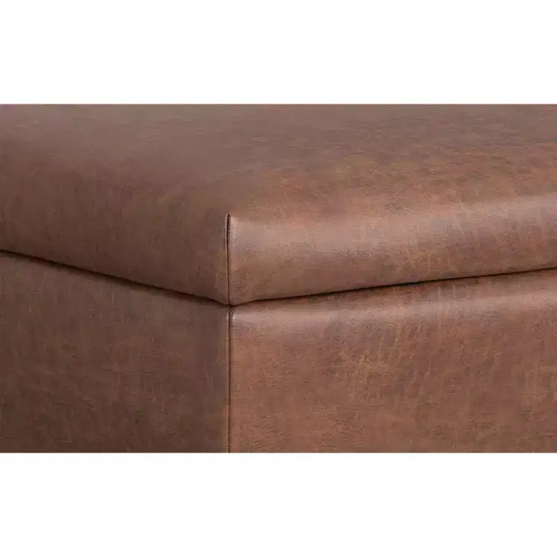 Lilah Grand pouf de rangement rectangulaire moderne du milieu du siècle de 48 pouces de large avec couvercle relevable en similicuir marron selle vieilli