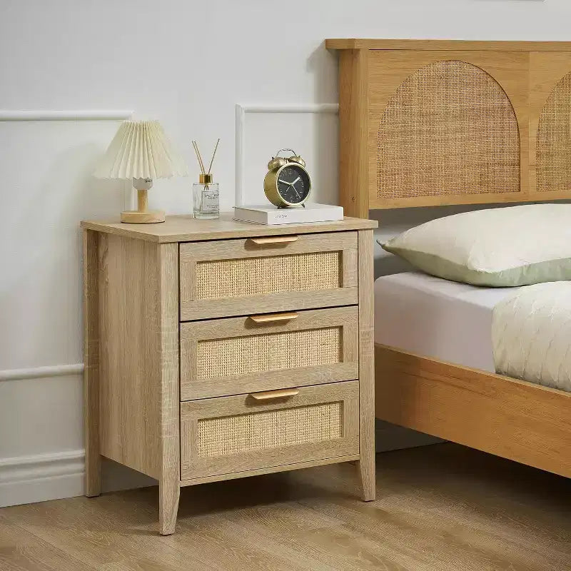 Table de chevet en rotin, table de chevet bohème avec 3 tiroirs en rotin naturel, table de chevet avec pieds en bois robustes pour chambre à coucher, salon, naturel