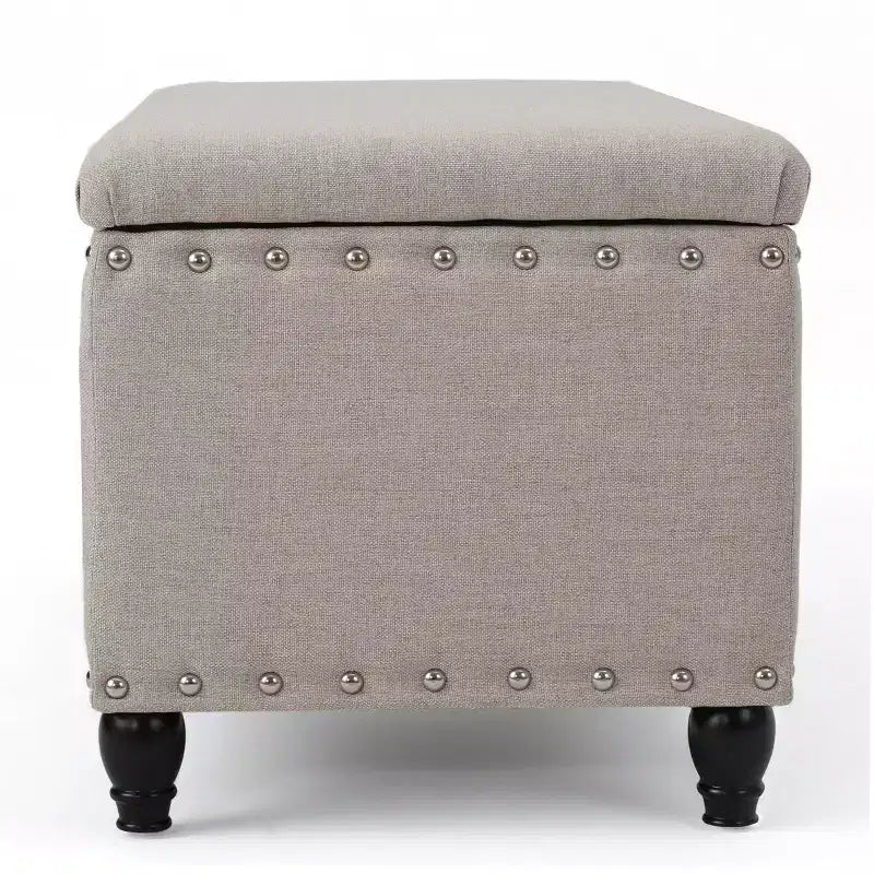 Pouffe de rangement moderne Okak avec clous décoratifs, banc avec grand espace de rangement, banc de bout de lit pour chambre à coucher, salon