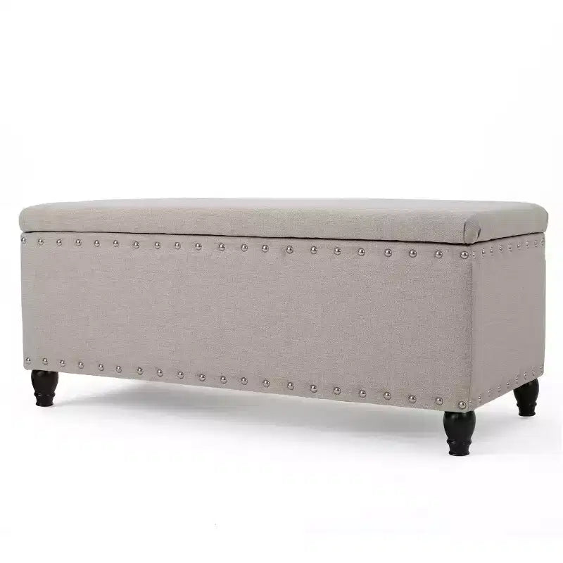 Pouffe de rangement moderne Okak avec clous décoratifs, banc avec grand espace de rangement, banc de bout de lit pour chambre à coucher, salon