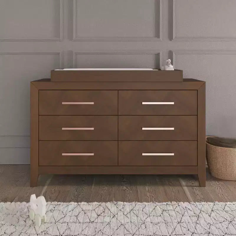 Commode à 6 tiroirs Kieran Child Craft pour chambre de bébé ou d'enfant, grand espace de rangement, kit anti-basculement inclus pour éviter le basculement, non toxique, finition sécuritaire pour bébé