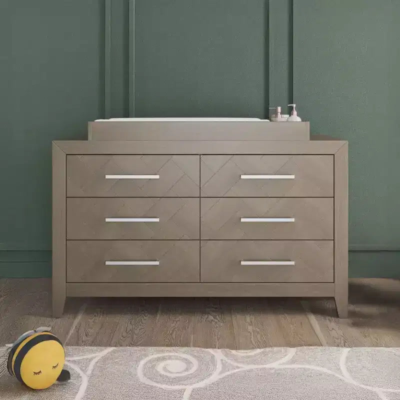 Commode à 6 tiroirs Kieran Child Craft pour chambre de bébé ou d'enfant, grand espace de rangement, kit anti-basculement inclus pour éviter le basculement, non toxique, finition sécuritaire pour bébé