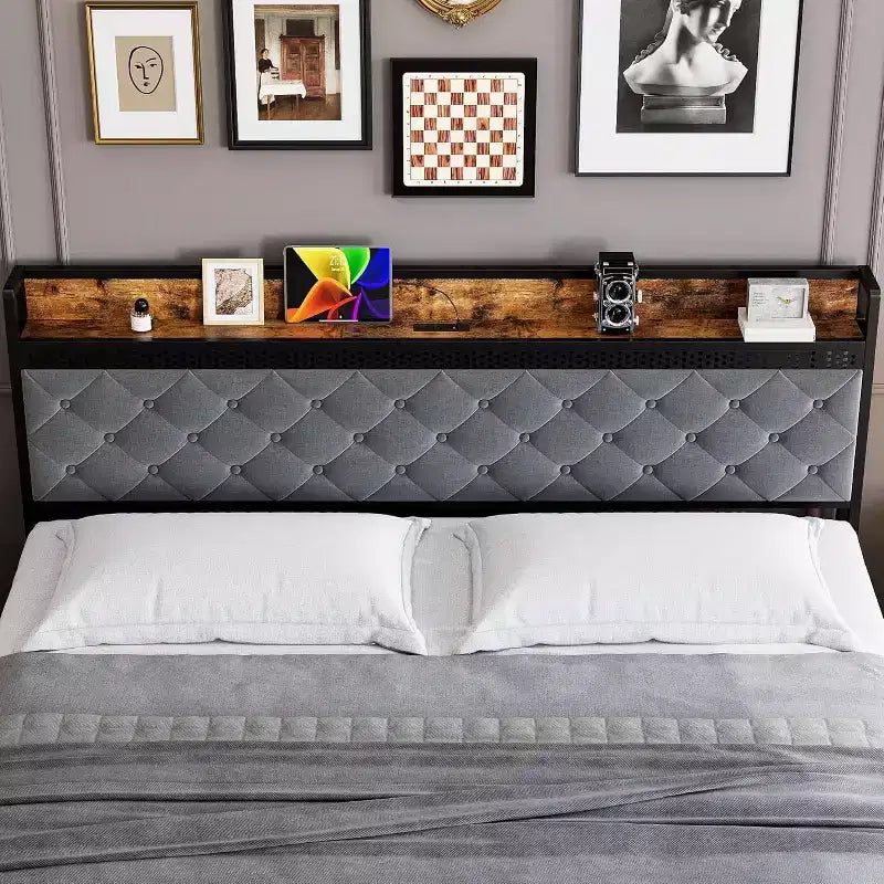 Cadre de lit plateforme King LED avec tiroirs de rangement, support silencieux avec lattes en bois, cadre en métal doré avec tissu beige, tête de lit rembourrée