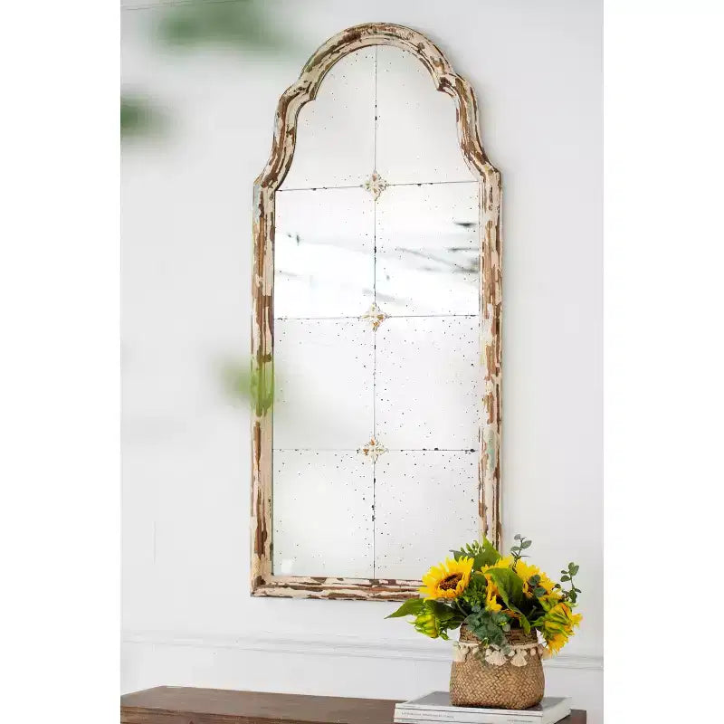 Miroir mural arqué crème et doré de 22 x 48 pouces avec motif de fenêtre