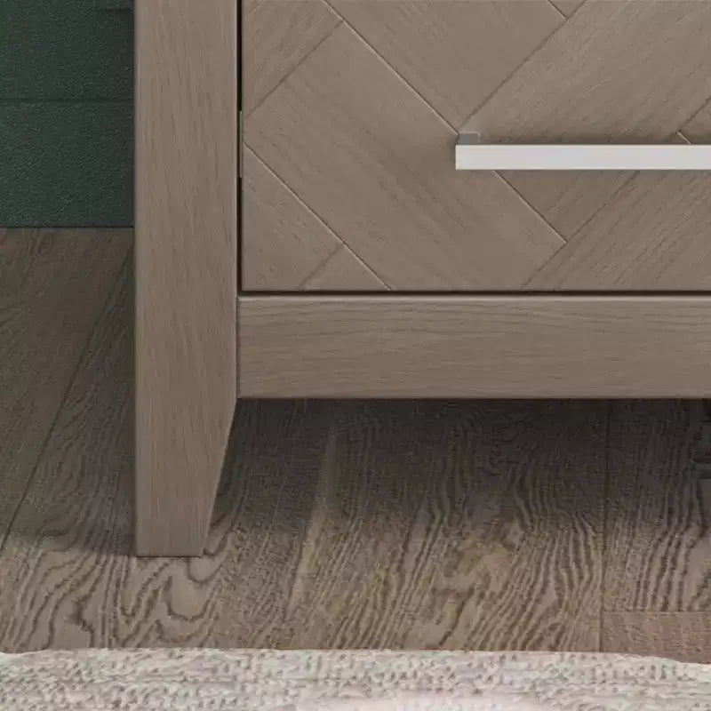 Table de chevet à 2 tiroirs Kieran de Child Craft pour chambre d'enfant ou chambre à coucher, grands tiroirs de rangement, en pin robuste, finition non toxique et sans danger pour bébé.