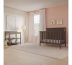 Ensemble de chambre de bébé 2 pièces Child Craft Hampton comprenant un lit de bébé convertible 4-en-1 à sommet plat et une table à langer