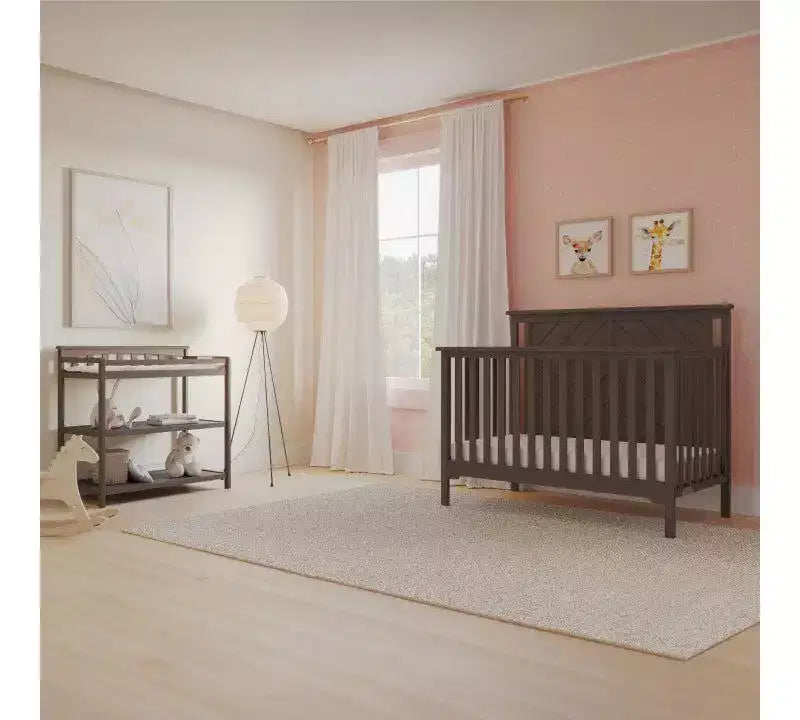 Ensemble de chambre de bébé 2 pièces Child Craft Hampton comprenant un lit de bébé convertible 4-en-1 à sommet plat et une table à langer