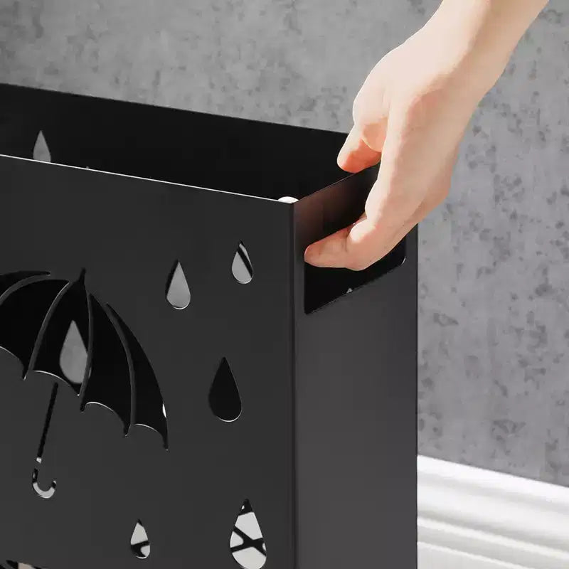 SONGMICS Porte-parapluies en métal, support rectangulaire pour parapluies, avec égouttoir amovible, 4 crochets, motif découpé, pour entrée, bureau, noir