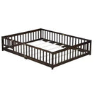 Lit au sol Bellemave Queen avec clôture et porte, cadre de lit au sol en bois d'hévéa avec barrières de sécurité pour enfants