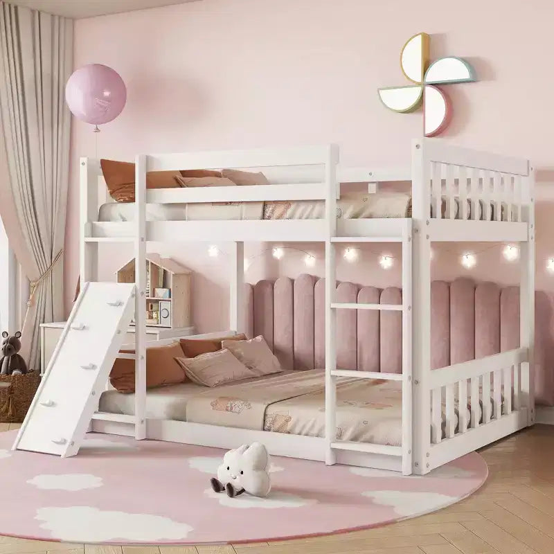 Lit superposé jumeau sur jumeau au sol avec rampe d'escalade pour enfants, cadre de lit superposé en bois avec échelle et garde-corps, blanc