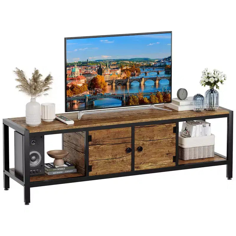 Meuble TV de 147 cm de large avec rangement, meuble TV moderne avec pieds réglables, compatible avec les téléviseurs jusqu'à 65 pouces pour le salon