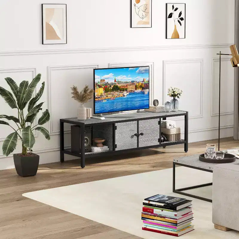 Meuble TV de 147 cm de large avec rangement, meuble TV moderne avec pieds réglables, compatible avec les téléviseurs jusqu'à 65 pouces pour le salon