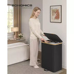 SONGMICS Panier à Linge, Trieur de Linge avec Couvercle, Bac de Rangement, Sacs Amovibles, Cadre en Bambou, 2 Sections, 150 L