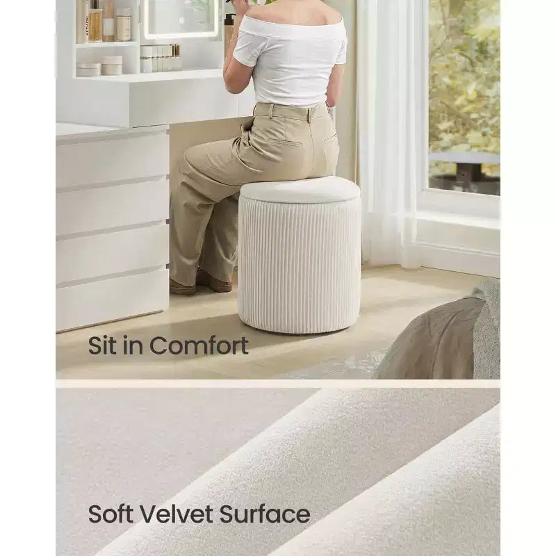 SONGMICS Tabouret de Coiffeuse, Lot de 2, Pouf Rond de Rangement, Petite Table Basse Pouf, Repose-Pieds, Couvercle Amovible, Assemblage Facile, Velours, Blanc Crème