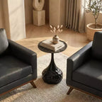 Table d'appoint ronde LeisureMod Hada 15 en pierre frittée, table d'appoint piédestal en métal martelé, style marbre de luxe pour salon