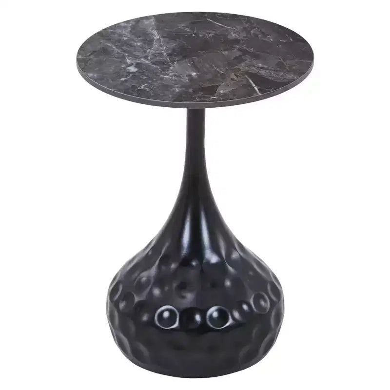 Table d'appoint ronde LeisureMod Hada 15 en pierre frittée, table d'appoint piédestal en métal martelé, style marbre de luxe pour salon
