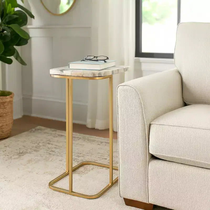 Table d'appoint, guéridon ou table de chevet - Table de chevet métallique en forme de C avec plateau en agate, parfaite pour les grands ou petits espaces