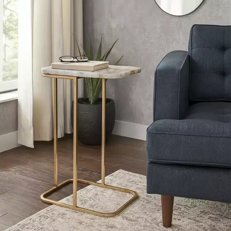Table d'appoint, guéridon ou table de chevet - Table de chevet métallique en forme de C avec plateau en agate, parfaite pour les grands ou petits espaces