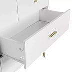 Commode à sept tiroirs avec poignées et pieds dorés, couleur blanche