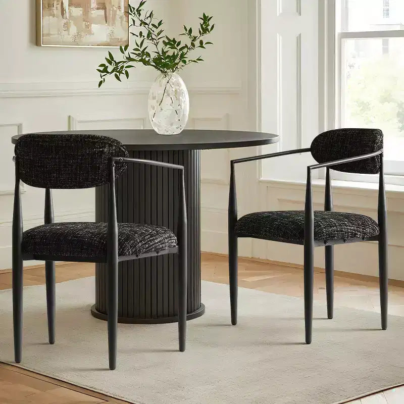 Lot de 4 chaises de salle à manger modernes avec accoudoirs, assise rembourrée douce, pieds en métal noir élégants, chaises d'appoint confortables pour cuisine ou salle à manger - Panipeachy